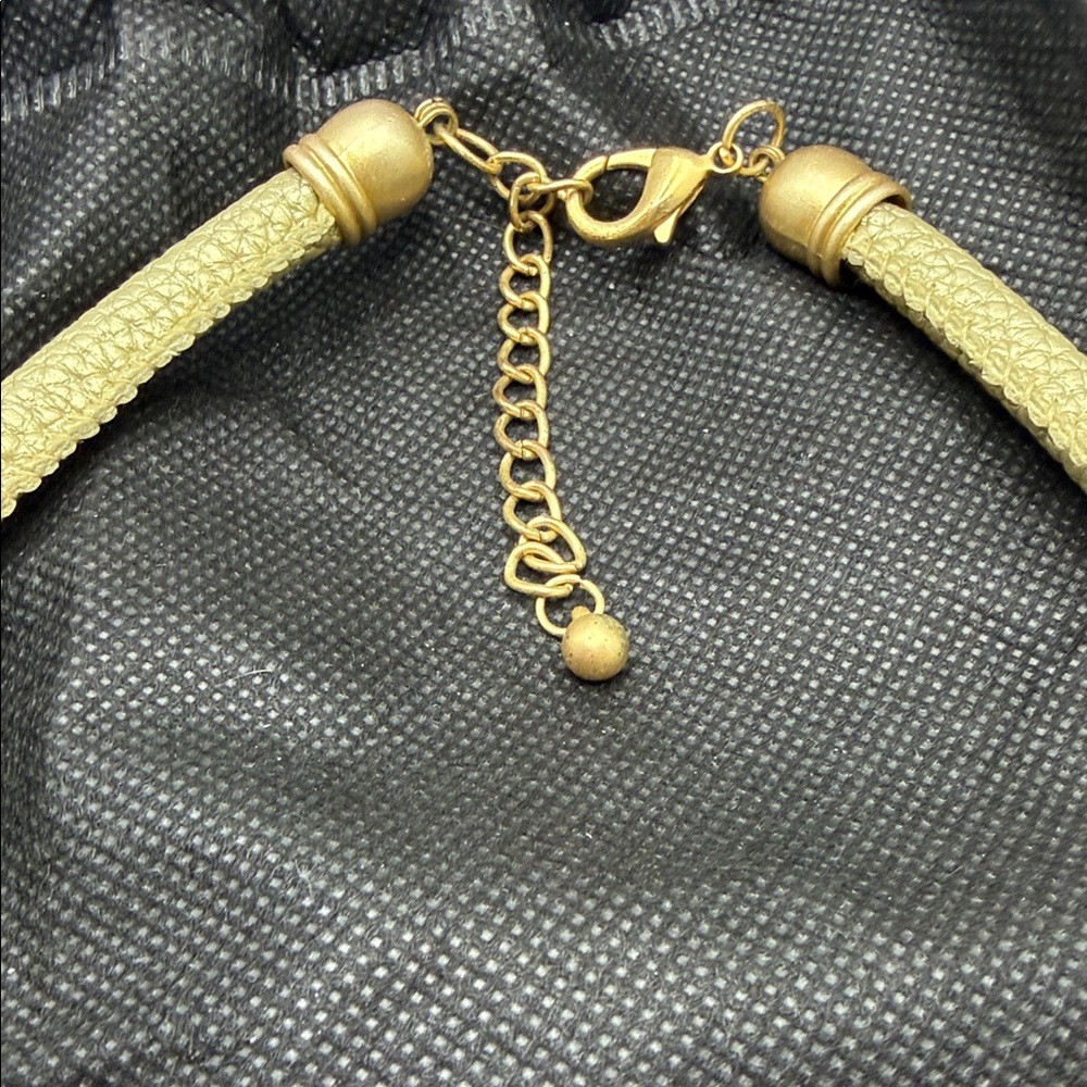 Gold Shell Charm Statement 🐚Necklace - Picture 9 of 9